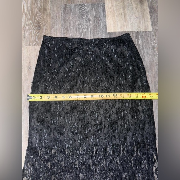 Chesley Vintage Black floral lace midi skirt - Size Medium - Picture 7 of 7